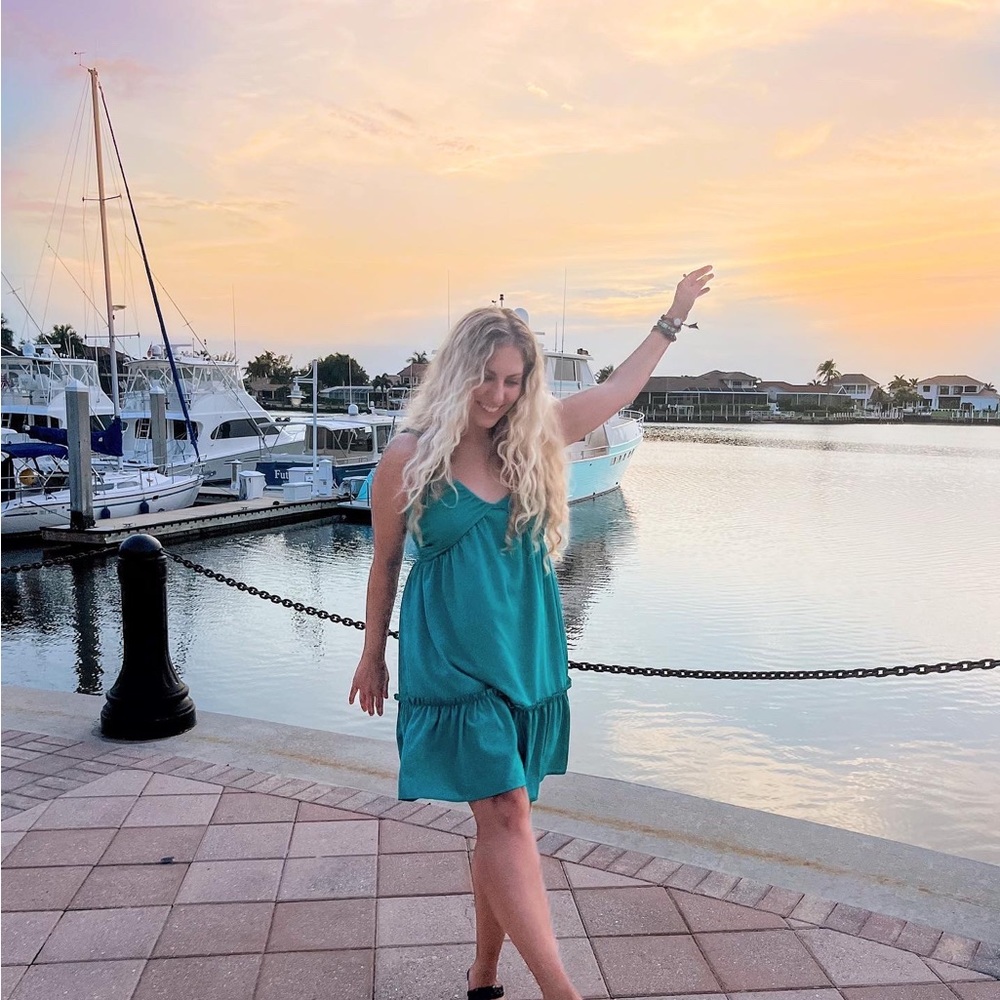 Teal summer dress. Size: XL but runs like a L. Amazon fashion.